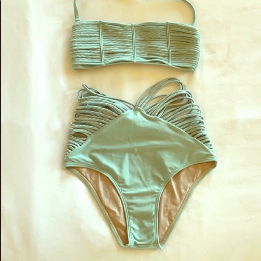NWT Agua De Coco Cerado Designer bikini